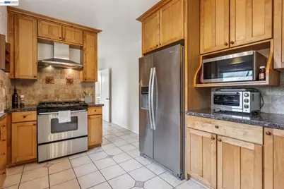 5765 Colton Blvd, Oakland, CA 94611 - Photo 24