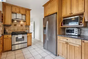 5765 Colton Blvd, Oakland, CA 94611 - Photo 24