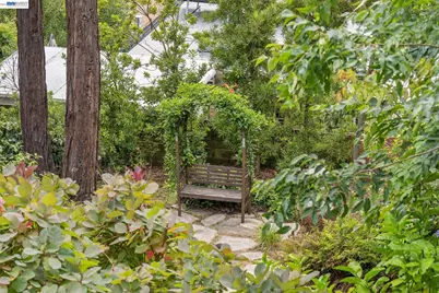 5765 Colton Blvd, Oakland, CA 94611 - Photo 84