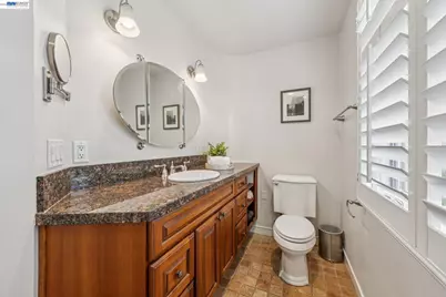 5765 Colton Blvd, Oakland, CA 94611 - Photo 52