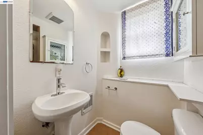 5765 Colton Blvd, Oakland, CA 94611 - Photo 66