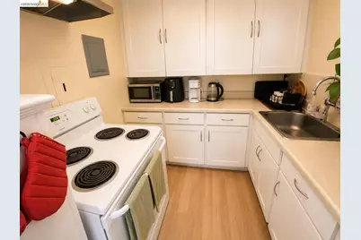 1142 McKinley Ave, Oakland, CA 94610 - Photo 4