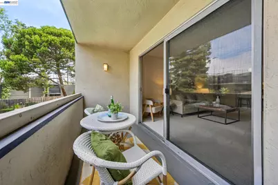 955 Shorepoint Ct #111, Alameda, CA 94501 - Photo 20
