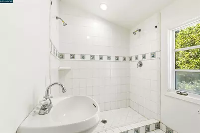 26929 Palomares Rd, Castro Valley, CA 94552 - Photo 30