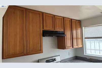 10469 West Ct, Oakland, CA 94603 - Photo 14