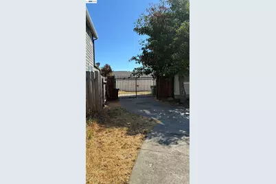 10469 West Ct, Oakland, CA 94603 - Photo 4
