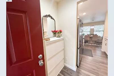 29599 Vanderbilt St #204, Hayward, CA 94544 - Photo 2
