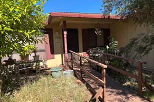 1988 Calaveras Dr, Pittsburg, CA 94565 - Photo 2