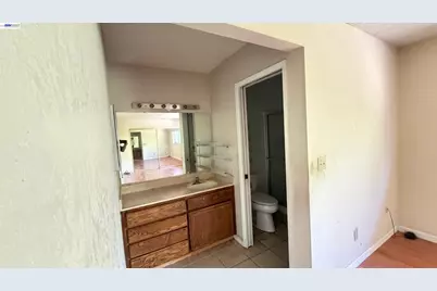 1988 Calaveras Dr, Pittsburg, CA 94565 - Photo 12