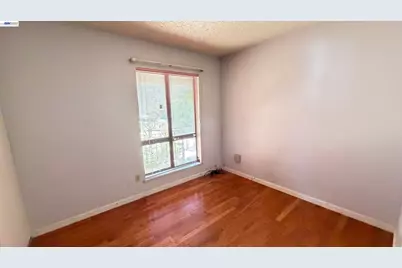 1988 Calaveras Dr, Pittsburg, CA 94565 - Photo 8