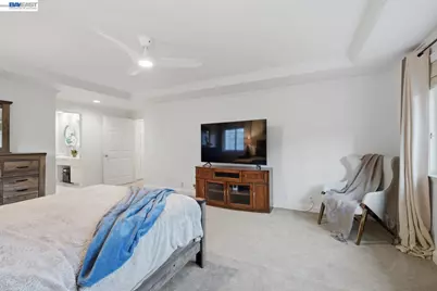 934 Wilmington Way, Emerald Hills, CA 94062 - Photo 36
