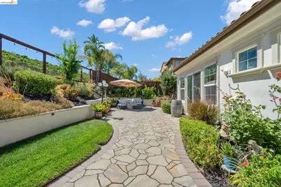 2277 Reserve Dr, Brentwood, CA 94513 - Photo 38