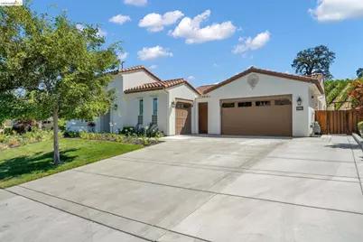 2277 Reserve Dr, Brentwood, CA 94513 - Photo 2