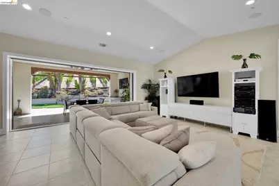 2277 Reserve Dr, Brentwood, CA 94513 - Photo 16