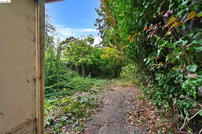 2219 Derby St, Berkeley, CA 94705 - Photo 38