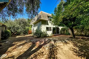 1950 Oak Grove Rd 1950 & 1952, Walnut Creek, CA 94598 - Photo 24