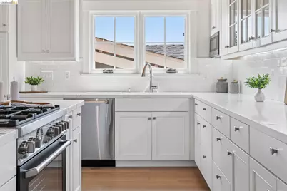 4432 Howe St, Oakland, CA 94611 - Photo 26