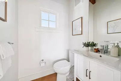 4432 Howe St, Oakland, CA 94611 - Photo 32