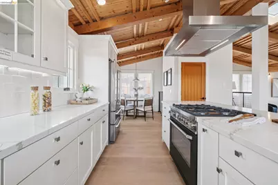 4432 Howe St, Oakland, CA 94611 - Photo 28