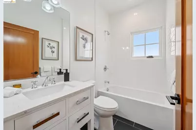 4432 Howe St, Oakland, CA 94611 - Photo 46