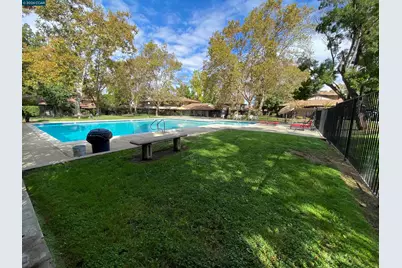 5457 Roundtree Pl #J, Concord, CA 94521 - Photo 44