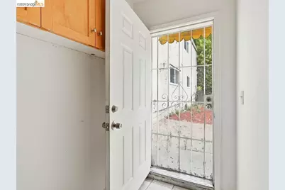 398 Macarthur Blvd, Oakland, CA 94609 - Photo 50