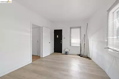 398 Macarthur Blvd, Oakland, CA 94609 - Photo 32