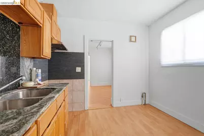 398 Macarthur Blvd, Oakland, CA 94609 - Photo 28