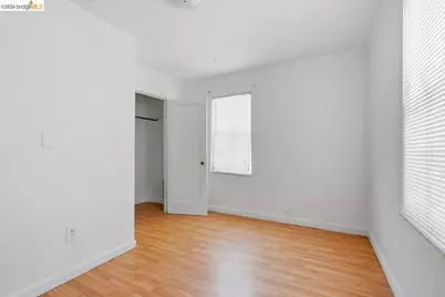 398 Macarthur Blvd, Oakland, CA 94609 - Photo 16