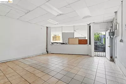 398 Macarthur Blvd, Oakland, CA 94609 - Photo 60
