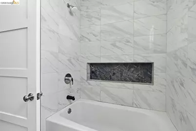 398 Macarthur Blvd, Oakland, CA 94609 - Photo 8