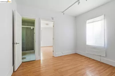 398 Macarthur Blvd, Oakland, CA 94609 - Photo 20