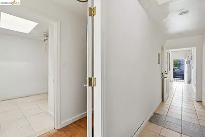 398 Macarthur Blvd, Oakland, CA 94609 - Photo 64