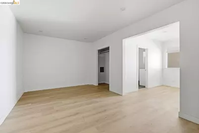 398 Macarthur Blvd, Oakland, CA 94609 - Photo 14