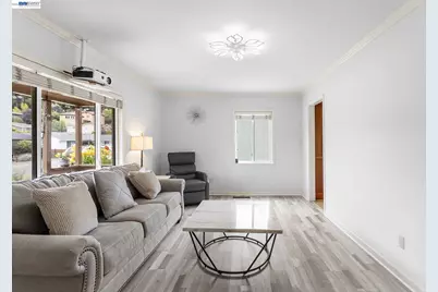 3270 Keith Ave, Castro Valley, CA 94546 - Photo 2