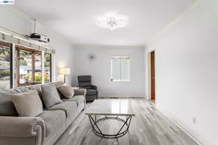 3270 Keith Ave, Castro Valley, CA 94546 - Photo 2
