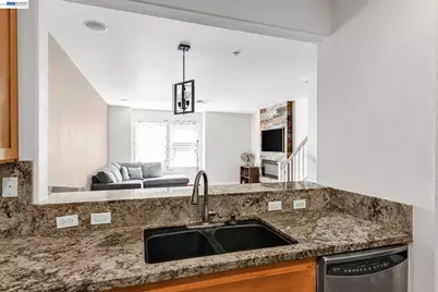 6003 Old Quarry Loop, Oakland, CA 94605 - Photo 10