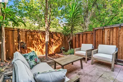 6003 Old Quarry Loop, Oakland, CA 94605 - Photo 20