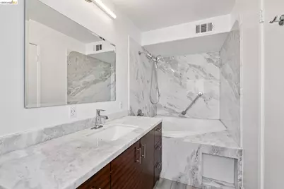 1410 Lakeshore Ave #6, Oakland, CA 94606 - Photo 34