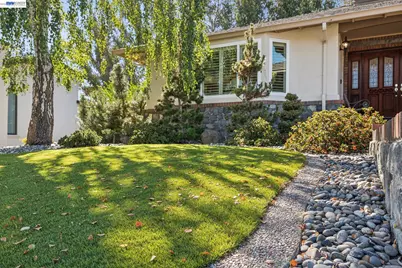 18019 Center St, Castro Valley, CA 94546 - Photo 16