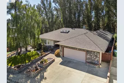 18019 Center St, Castro Valley, CA 94546 - Photo 4