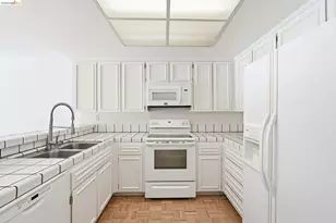 2231 Heathrow Pl, San Leandro, CA 94577 - Photo 12