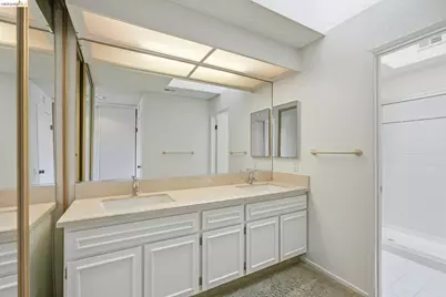2231 Heathrow Pl, San Leandro, CA 94577 - Photo 30