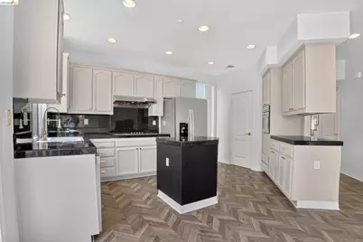 34469 Valley Oaks Loop, Union City, CA 94587 - Photo 8