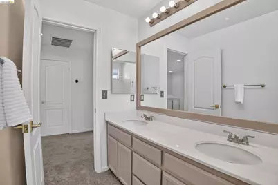 34469 Valley Oaks Loop, Union City, CA 94587 - Photo 22