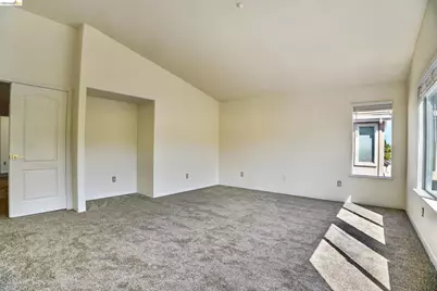 34469 Valley Oaks Loop, Union City, CA 94587 - Photo 14