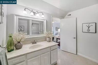 2724 Tice Creek Dr #2, Walnut Creek, CA 94595 - Photo 30