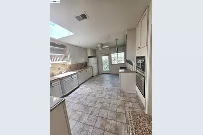 409 Avalon Way, Suisun City, CA 94585 - Photo 4