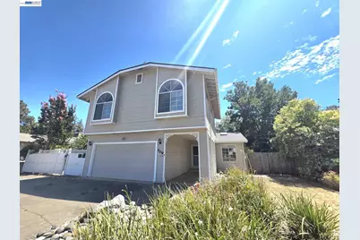409 Avalon Way, Suisun City, CA 94585 - Photo 2