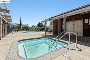 2203 Glenmount Dr, Pittsburg, CA 94565 - Photo 38